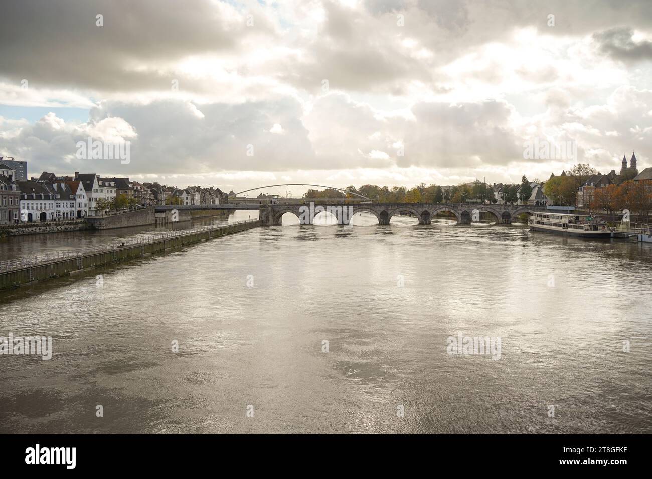 Sint Servaasbrug, St. Servatiusbrücke, Fußgängerbrücke über die Maas in Maastricht, Limburg, Niederlande Stockfoto