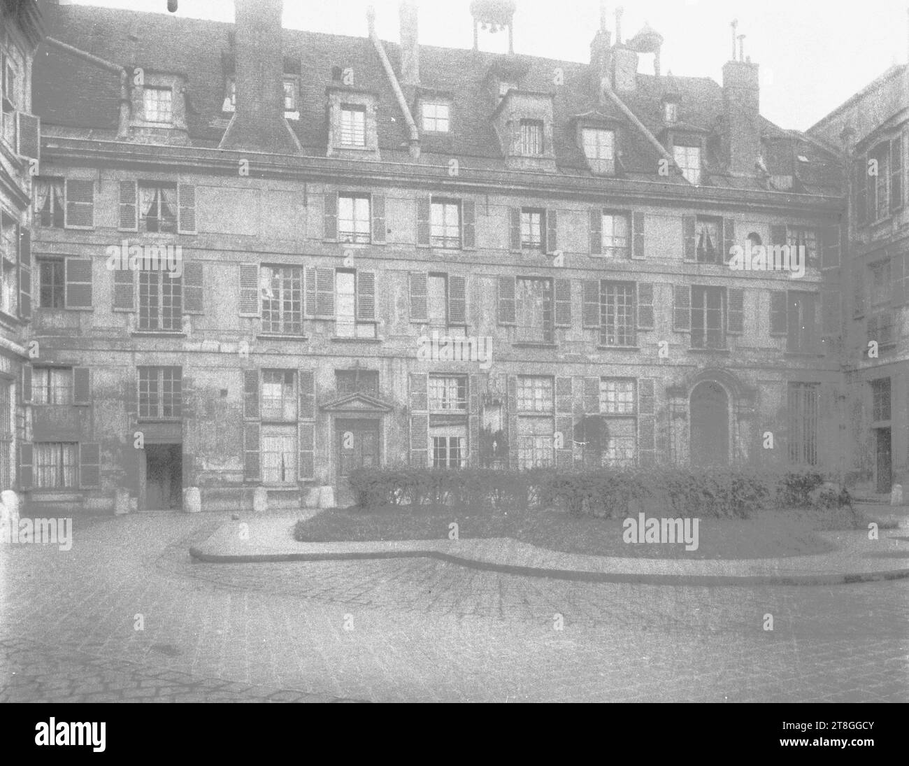 Abbaye aux Bois, Kloster der Annonciaden des Heiligen Geistes, 7. Arrondissement, Paris, Atget, Eugène (Jean Eugène Auguste Atget), Fotograf, Fotografie, Grafik, Albumendruck, Abmessungen – Arbeit: Höhe: 18 cm, Breite: 22,1 cm Stockfoto