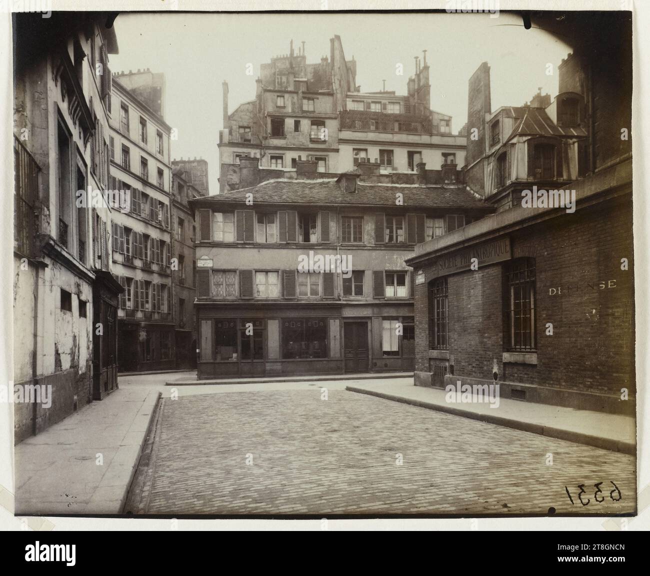 Eine Ecke Rue de l'Abbaye, 6. Arrondissement, Paris, Atget, Eugène (Jean Eugène Auguste Atget), Fotograf, Fotografie, Grafik, Albumendruck, Abmessungen – Arbeit: Höhe: 17,7 cm, Breite: 21,9 cm Stockfoto