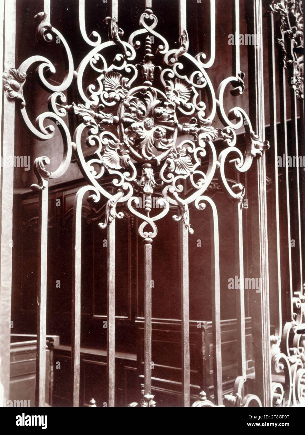 Tor der Kirche Saint-Gervais-Saint-Protais, 4. Arrondissement, Paris, Atget, Eugène (Jean Eugène Auguste Atget), Fotograf, Fotografie, Grafik, Albumendruck, Abmessungen – Arbeit: Höhe: 22,1 cm, Breite: 18 cm Stockfoto