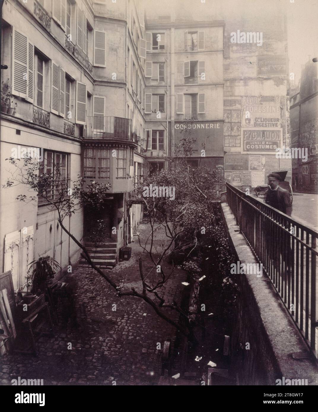 La Fosse aux Lions, 8 et 10 rue mabillon, 6. Arrondissement, Paris, Atget, Eugène (Jean Eugène Auguste Atget), Fotograf, Fotografie, Grafik, Albumendruck, Abmessungen – Arbeit: Höhe: 21,8 cm, Breite: 18,1 cm Stockfoto