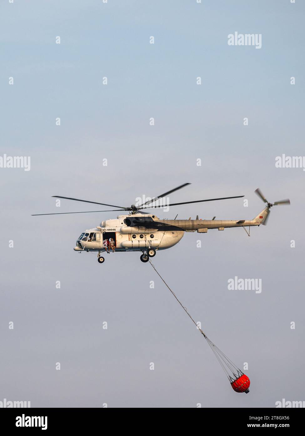 Türkischer Feuerrettungshubschrauber, Mi-8 Multifunktionshubschrauber, Alanya, Türkei Stockfoto