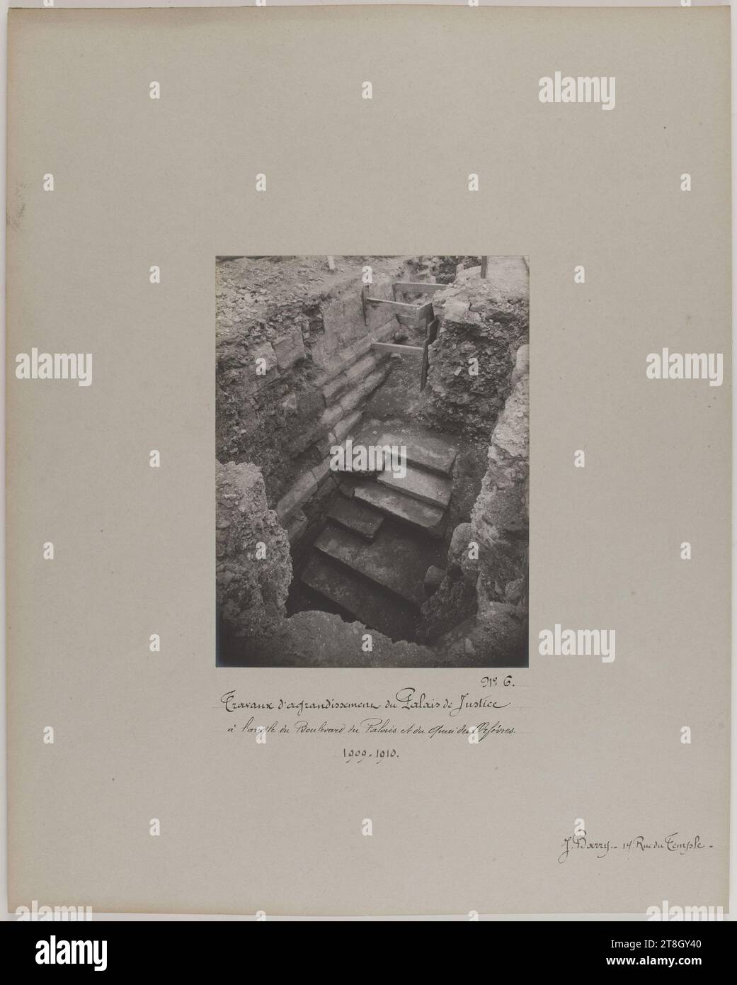 Erweiterung des Justizpalais an der Ecke Boulevard du Palais und Quai des Orfèvres, 4. Arrondissement, Paris, Barry, Jean, Fotograf, zwischen 1909 und 1910, Fotografie, Grafik, Fotografie, Silbergelatinebromid-Druck, Arbeitsmaße: Höhe: 16,7 cm, Breite: 22,8 cm, Abmessungen der antiken Halterung: Höhe: 40,1 cm, Breite: 50,2 cm Stockfoto