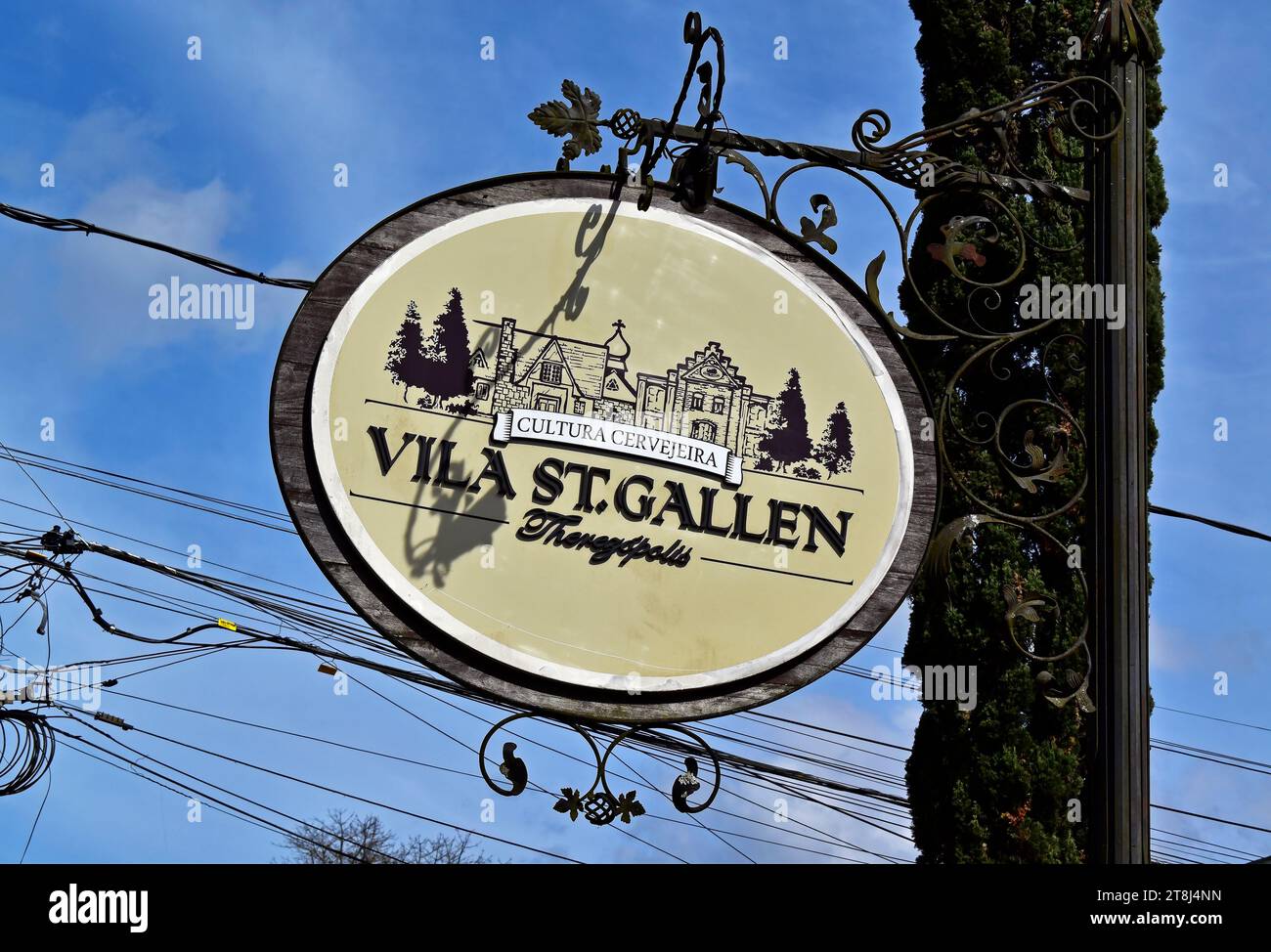 TERESOPOLIS, RIO DE JANEIRO, BRASILIEN - 22. Mai 2023: Schilder von 'Vila St. Gallen', traditionelle Bierkultur Stockfoto