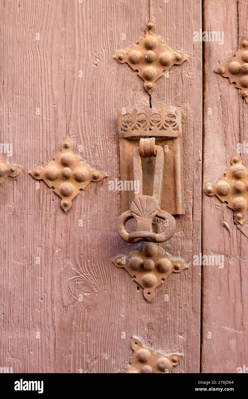 Antike mittelalterliche Tür, segovia, spanien Stockfoto
