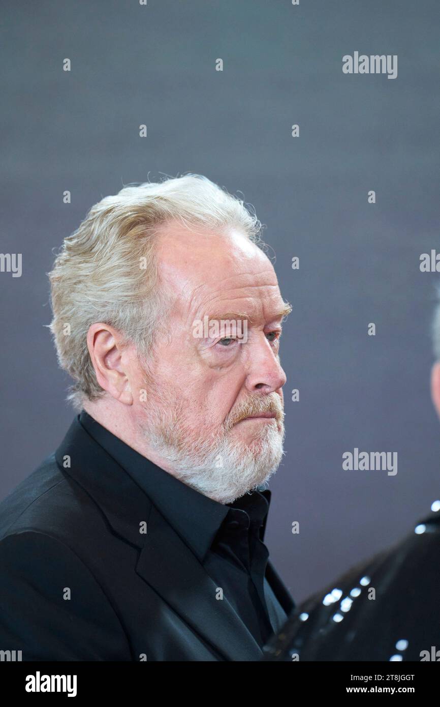 Madrid. Spanien. 20231120 besucht Ridley Scott die Premiere von Napoleon im Prado Museum am 20. November 2023 in Madrid, Spanien Credit: MPG/Alamy Live News Stockfoto