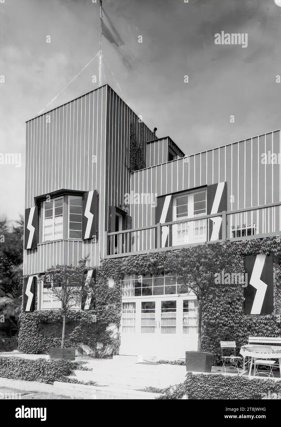 Landhaus Carla Spanner, Gumpoldskirchen 270, Rotes Mäuerl, Niederösterreich, Blick auf den Turm, 1924; Foto 1930, negativ, Glasnegativ, Platte: 24 x 18 cm Stockfoto