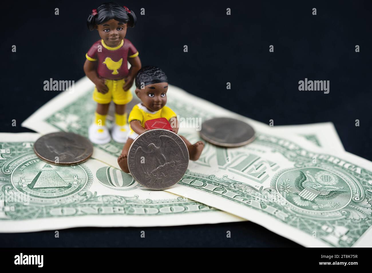 Kinder werden finanziell unterstützt, Kindergeld, symbolisches Image Stockfoto