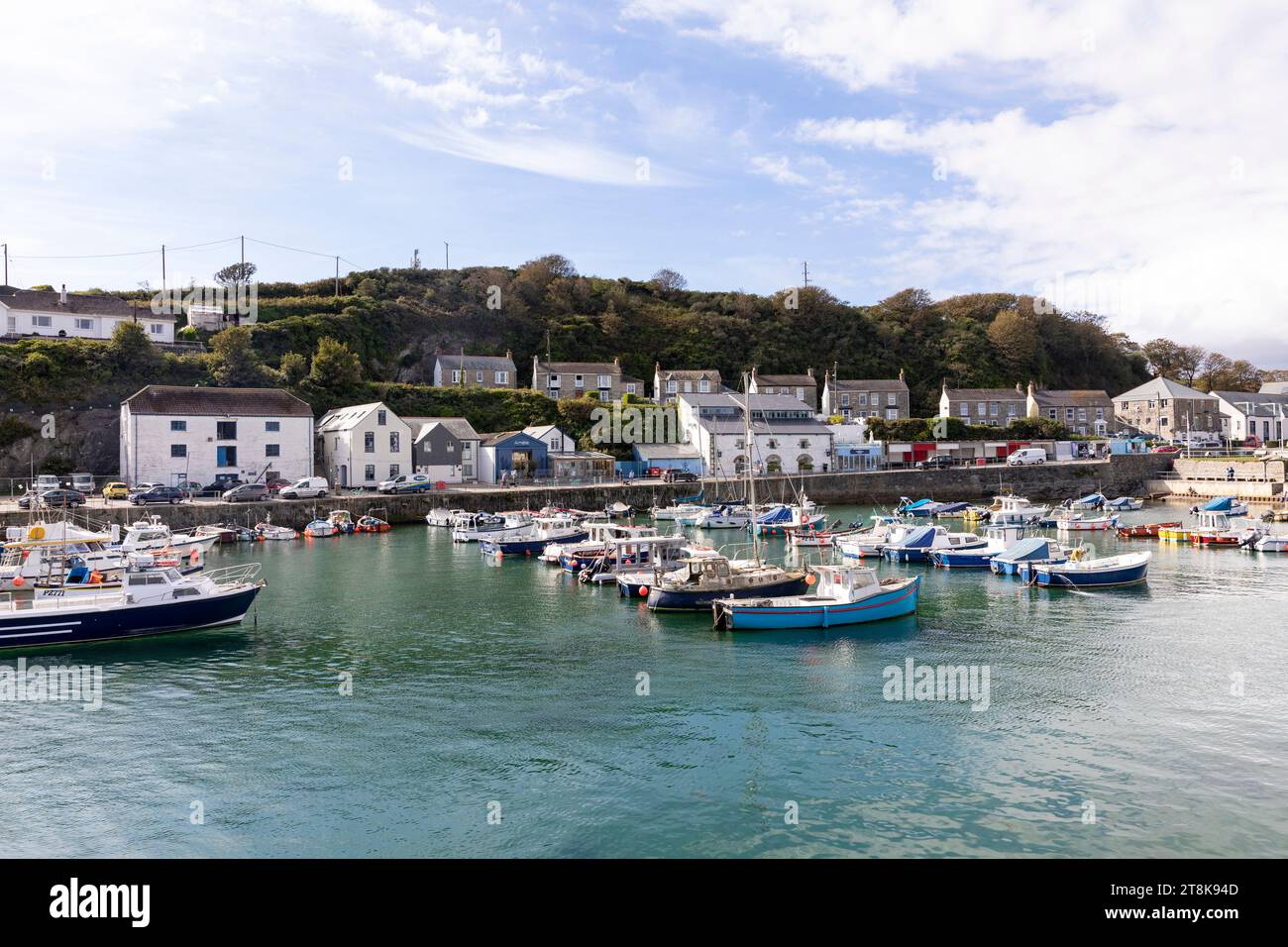Porthleven Cornwall, eine kornische Stadt mit dem südlichsten Fischerhafen Großbritanniens, Cornwall, England, Großbritannien, 2023 Stockfoto
