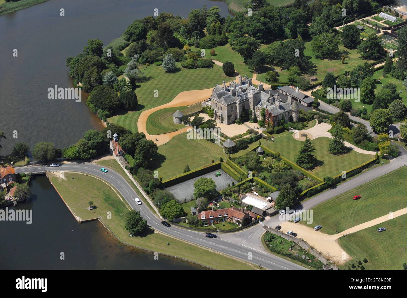 Ein Luftbild von Beaulieu House, dem Haus von Lord Montague, im New Forest, Hampshire, Großbritannien Stockfoto