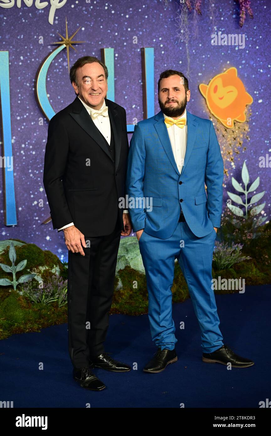 London, Großbritannien. November 2023. Juan Pablo Reyes Lancaster Jones und Peter Del Vecho besuchen Disney -'WISH' UK Premiere am ODEON Luxe Leicester Square. Quelle: Siehe Li/Picture Capital/Alamy Live News Stockfoto