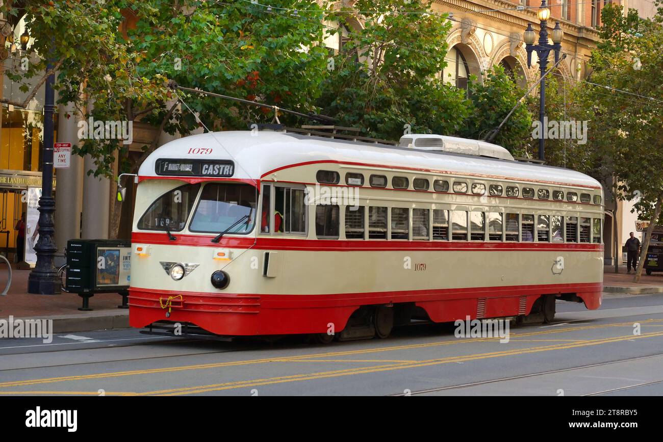 Die historische Straßenbahnlinie in San Francisco Nr. 1079 erinnert an Detroit, das von 1947 bis 1956 PCC-Straßenbahnen Betrieb Stockfoto