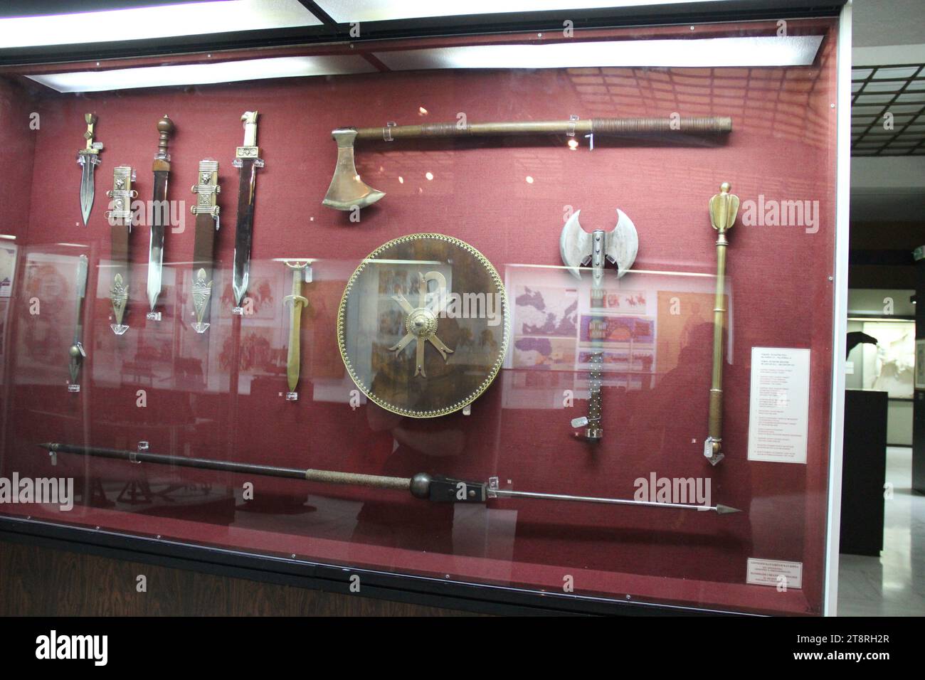 Griechisches Kriegsmuseum Griechische Waffen (Kopien), Athen ...