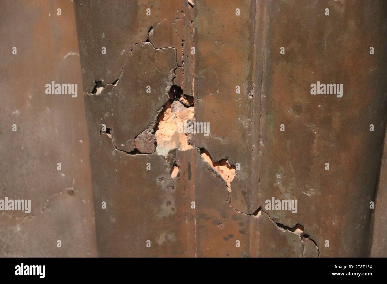Bronze-Buddha, 1541 (Nahaufnahme der Bauarbeiten), Galerie der thailändischen Geschichte, Nationalmuseum von Thailand, Bangkok Stockfoto