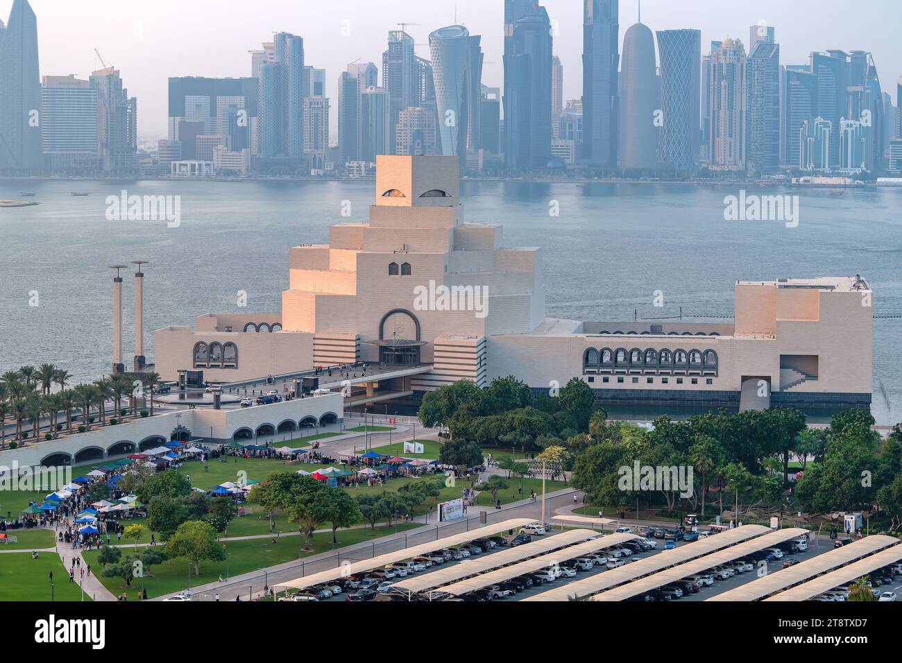 Doha, Katar - 16. November 2023: Luftaufnahme des Museums für Islamische Kunst Doha Katar Stockfoto