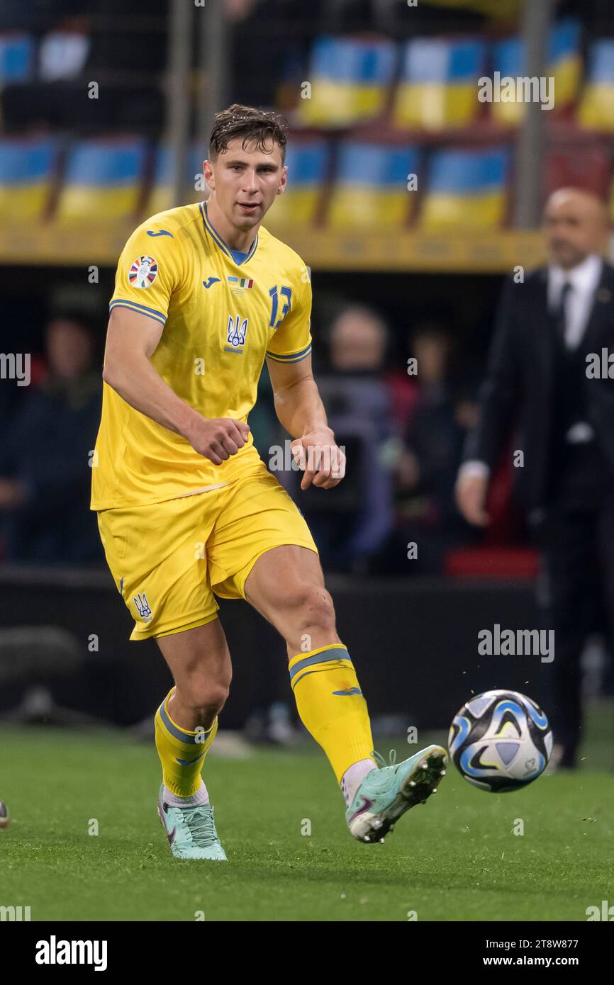 Illia Zabarnyi (Ukraine) während des UEFA-Qualifikationsspiels 2023:2024" zwischen der Ukraine 0-0 Italien im BayArena Stadion am 20. November 2023 in Leverkusen, Italien. (Foto: Maurizio Borsari/AFLO) Stockfoto