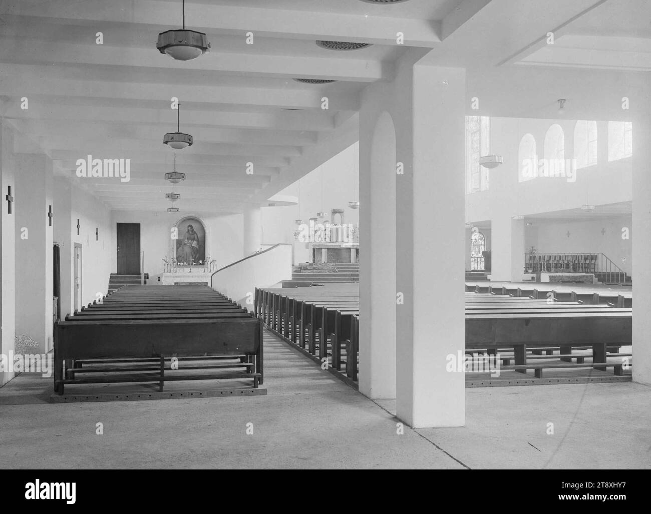 Friedenskirche (10., Quellenstraße 197), Blick auf den linken Seitenaltar, Martin Gerlach jun. (1879-1944), Fotograf, Robert Kramreiter (1905-1965), Architekt, Datum um 1936, Glas, negativ, Höhe 17,8 cm, Breite 23,8 cm, Architektur, 10. Bezirk: Favoriten, Innenraum einer Kirche, Pfarrkirche Friedenskirche, Innenraum  Darstellung eines Gebäudes, Sammlung Wien Stockfoto