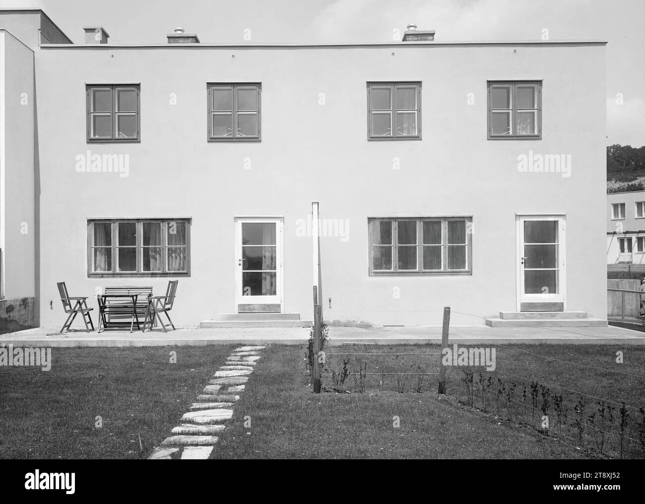 Werkbundsiedlung, Haus 57 und 58 (13., Woinovichgasse 6-8), Martin Gerlach jun. (1879-1944), Fotograf, Max Fellerer (1889-1957), Architekt, 1932, Glas, negativ, Höhe 17,8 cm, Breite 23,8 cm, Architektur, rotes Wien, Ausstellungen, 13. Bezirk: Hietzing, Flachbau, Wohnhaus, Die Wiener Sammlung Stockfoto