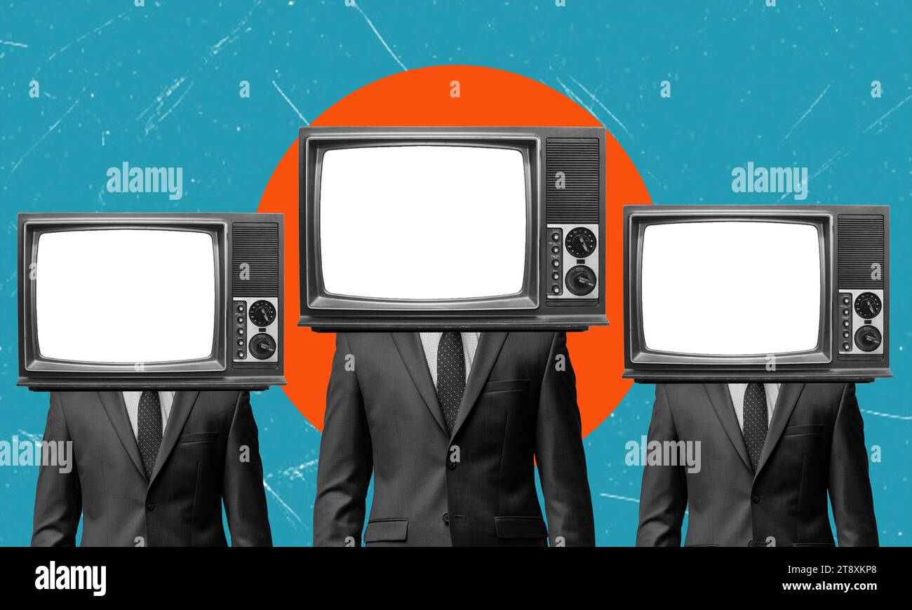 Zeitgenössische Kunstcollage. Eine Gruppe von Leuten mit Retro-tv-Köpfen, die wie ein Zombie stehen. Desinformation. Begriff der Zensur, Einfluss der Massenmedien, infor Stockfoto