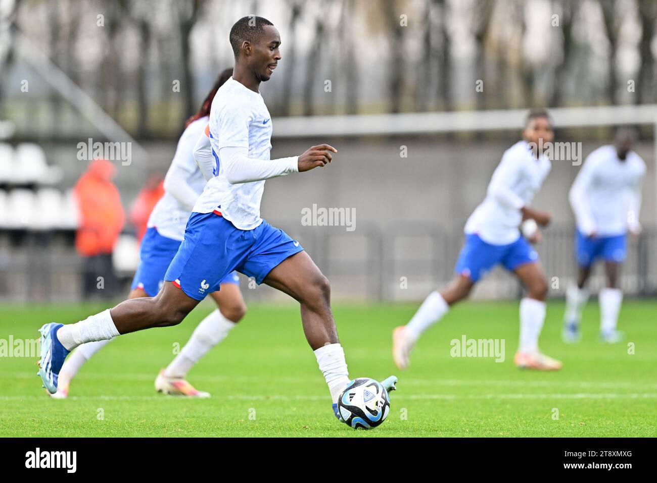 Tubize, Belgien. November 2023. Yoan KORE (15) aus Frankreich, dargestellt während eines Freundschaftsspiels zwischen den belgischen und französischen U20-Nationalmannschaften am Dienstag, den 21. November 2023 in Tubize, Belgien. Quelle: Sportpix/Alamy Live News Stockfoto