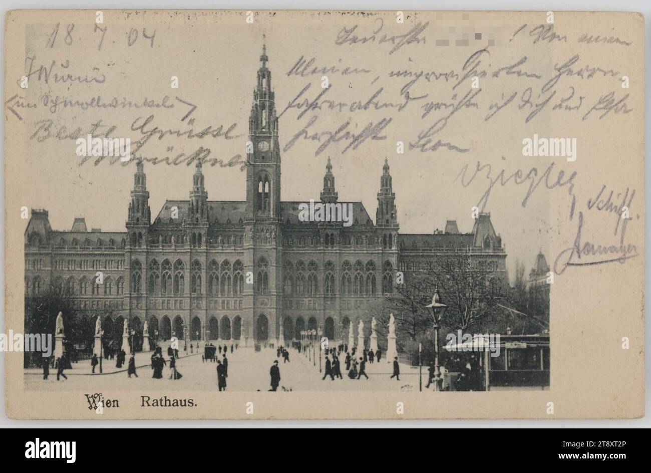 Wiener Rathaus, unbekannt, 1904, Karton, Kollotype, Inschrift, VON, [...], AN, Attersee A, Attersee, ADRESSE, Frau [...] [...], Attersee A, Attersee, Oberösterreich, BOTSCHAFT, Liebste [...]!, von einem kleinen [...] Gentleman Driver Night, ich grüße dich und Elsa herzlich Leon, [...] 3 Namen, J Wurm (in Schmollwinkel), mit freundlichen Grüßen [Brückner], Sehenswürdigkeiten, Ringstraße, öffentliche Verkehrsmittel, Medien und Kommunikation, Verkehr und Verkehr, Postkarten mit Transliteration, 1. Bezirk: Innenstadt, Rathaus, Platz, Platz, Zirkus, etc., Denkmal, Statue, Skulptur, mit Menschen, Straßenbeleuchtung Stockfoto