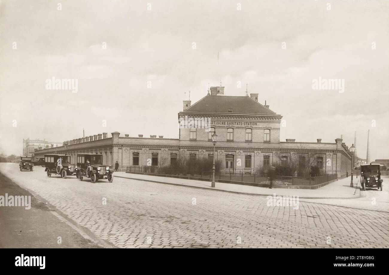 3., Arsenalstraße 7, Hüttenbrennergasse 6 - Sanitärstation, Carl (Karl) Zapletal (1876-1941), Fotograf, Datum um 1926, Gelatinefarbenpapier, Höhe x Breite 38, 5 x 60 cm, Inschrift, Carl Zapletal, Fotograf, Wien VIII., Josefstädterstr. 73, Gesundheitswesen, 3. Bezirk: Landstraße, Auto, Krankenhaus, Die Wiener Sammlung Stockfoto