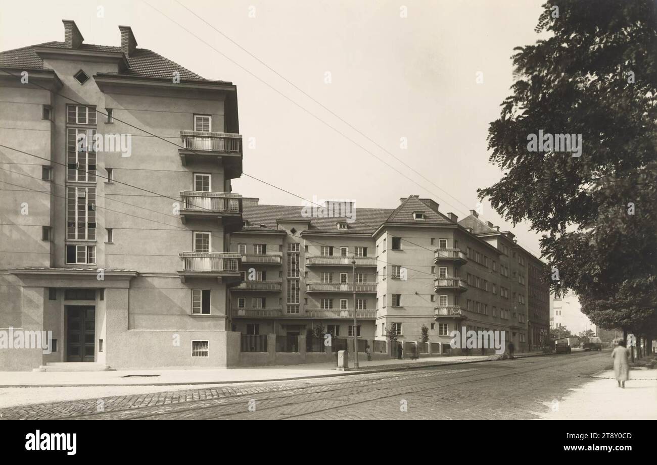 11th, Geiselbergstraße 60-64, Lorystraße 22 - Widholzhof - Straßenhof, Martin Gerlach jun. (1879-1944), Fotograf, Datum um 1926, Gelatinepapier, Höhe x Breite 38, 8 x 60 cm, Rotes Wien, Gemeindebau, Gemeindebau, Wohnen, Bezirk 11: simmern, Widholzhof, Wohnhaus, Wiener Sammlung Stockfoto