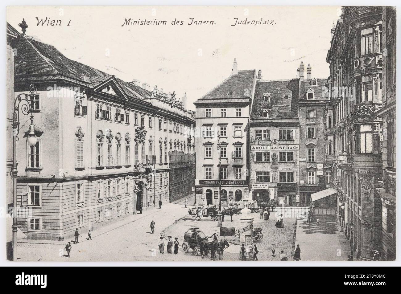 Wien I.. Innenministerium. Judenplatz, Paul Ledermann (1882-1946), Produzent, 1910, Pappe, Kollotypie, Inschrift, VON, Wien, NACH, Wien, ANSCHRIFT, [Hochwolgeboren], Frau, Wien III, Marokkanergasse 23, NACHRICHT, herzlichen Glückwunsch zu Ihrem Namenstag. Grüße von mir, Erich und Werner u Bernhard. Hoffentlich haben Sie morgen schönes Wetter. Ich wiederhole alles Gute, deine ergebene Cousine, Emma, bleibt mit herzlichen Grüßen. Cousin Emma, Politik, Büros und Verwaltung, Medien und Kommunikation, Postkarten mit Transliteration Stockfoto