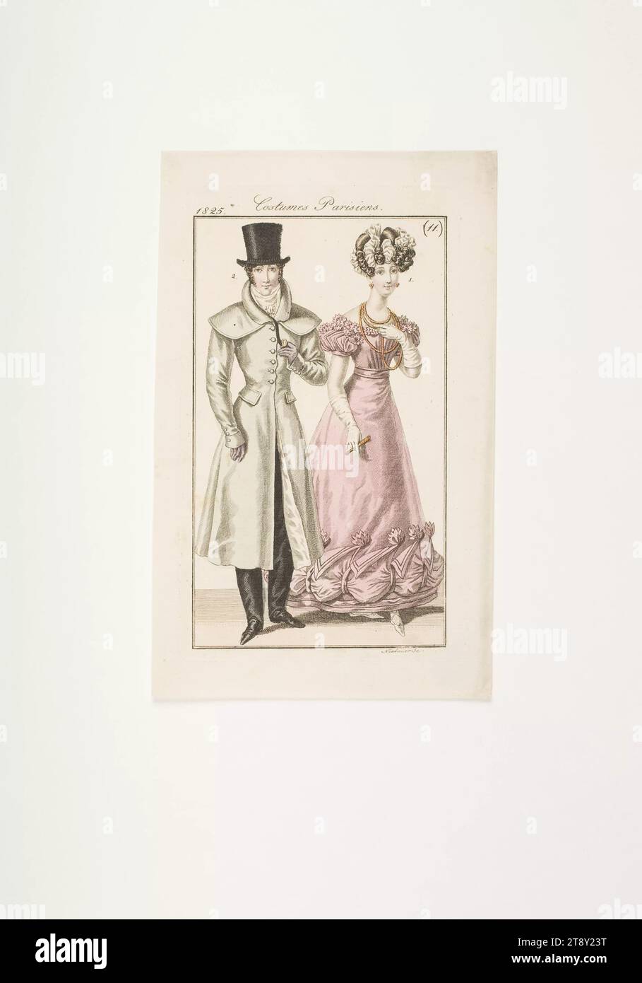 Modeteller: 'Pariser Frau im Ballkleid aus Tüll, Pariser Mann im Stoffmantel mit Perlmuttknöpfen', Unbekannt, 1825, Papier, farbig, Kupferstich, Höhe 20 cm, Breite 12, 3 cm, Plattengröße 15, 6 x 9, 3 cm, Mode, Bourgeoisie, Tanz, Nachtleben, Biedermeier, Kostüme, Modeteller, Kopfbedeckung, Kleid, Kleid: Ballkleid, Mantel, Frau, Mann, Kleid, Kleid, die Wiener Sammlung Stockfoto