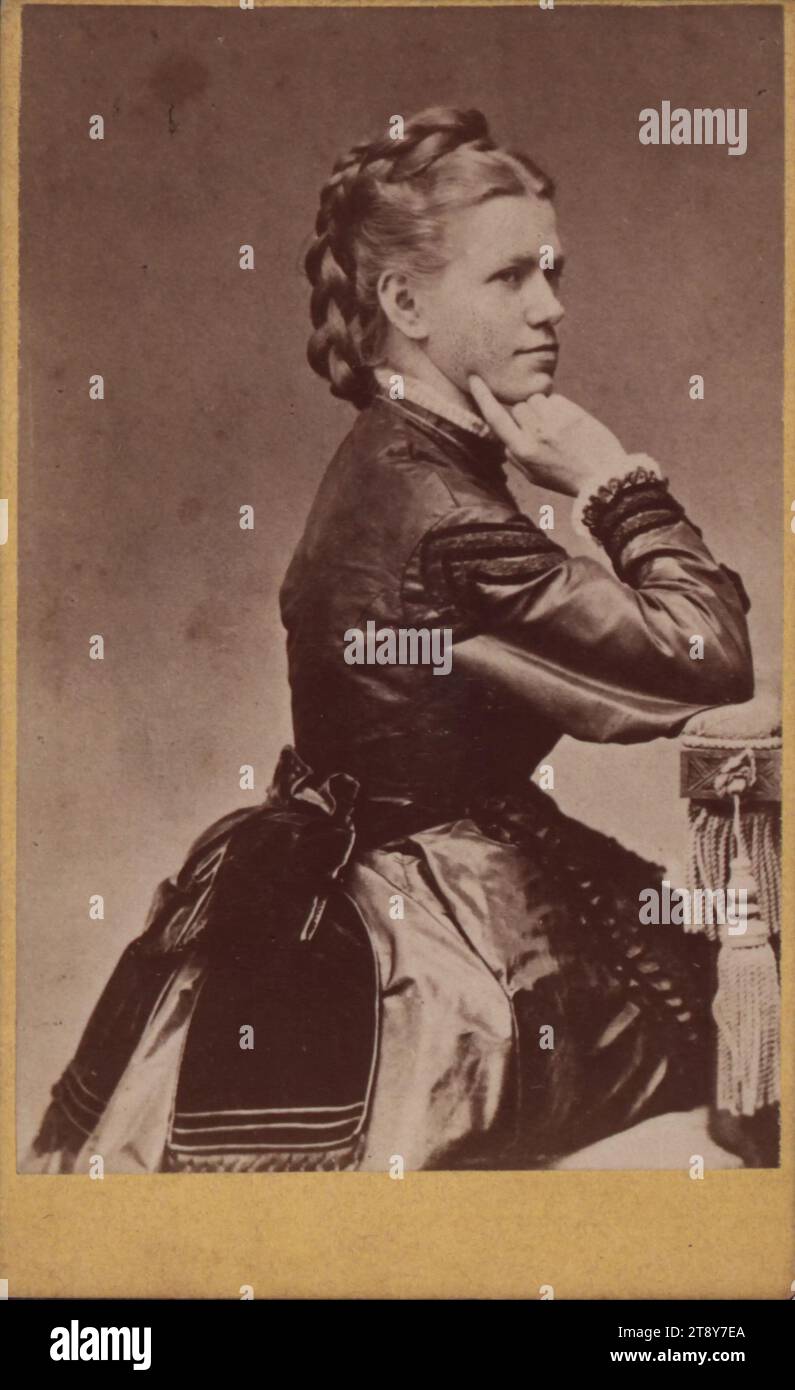 Mathilde Kless, Unbekannt, Fotograf, 1879, unterstützender Karton, Albumenpapier, Höhe x Breite 10, 5 x 6, 5 cm, Hochformat, Frau, die Wiener Sammlung Stockfoto