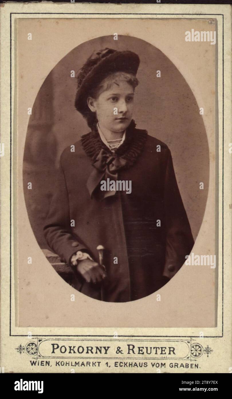 Fanny Huber, Pokorny & Reuter, Fotostudio, Datum um 1880, unterstützender Karton, Albumenpapier, Höhe x Breite 10, 8 x 6, 8 cm, Hochformat, Frau, die Wiener Sammlung Stockfoto