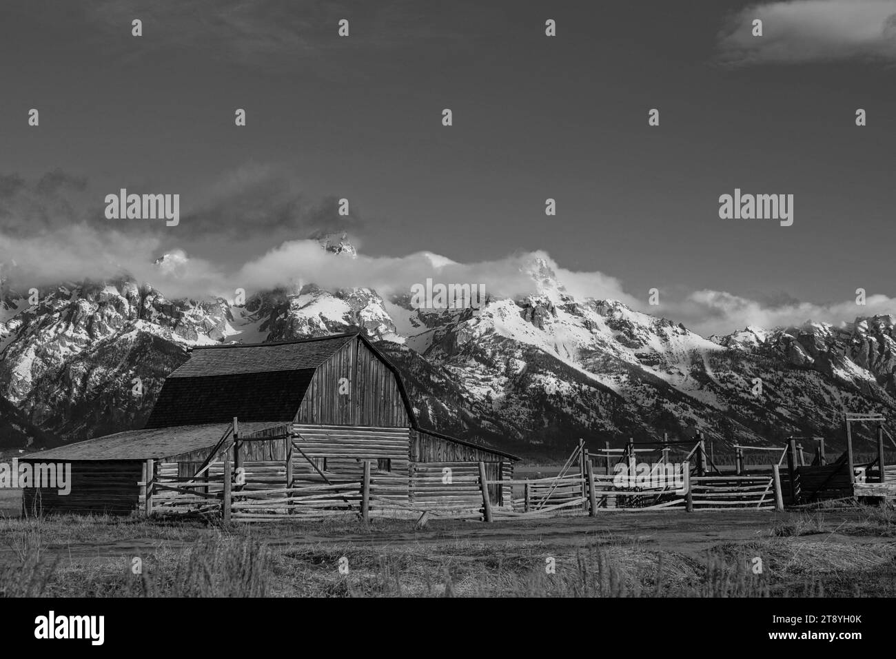 Moulton Barn im Grand Teton National Park in Schwarz und weiß Stockfoto
