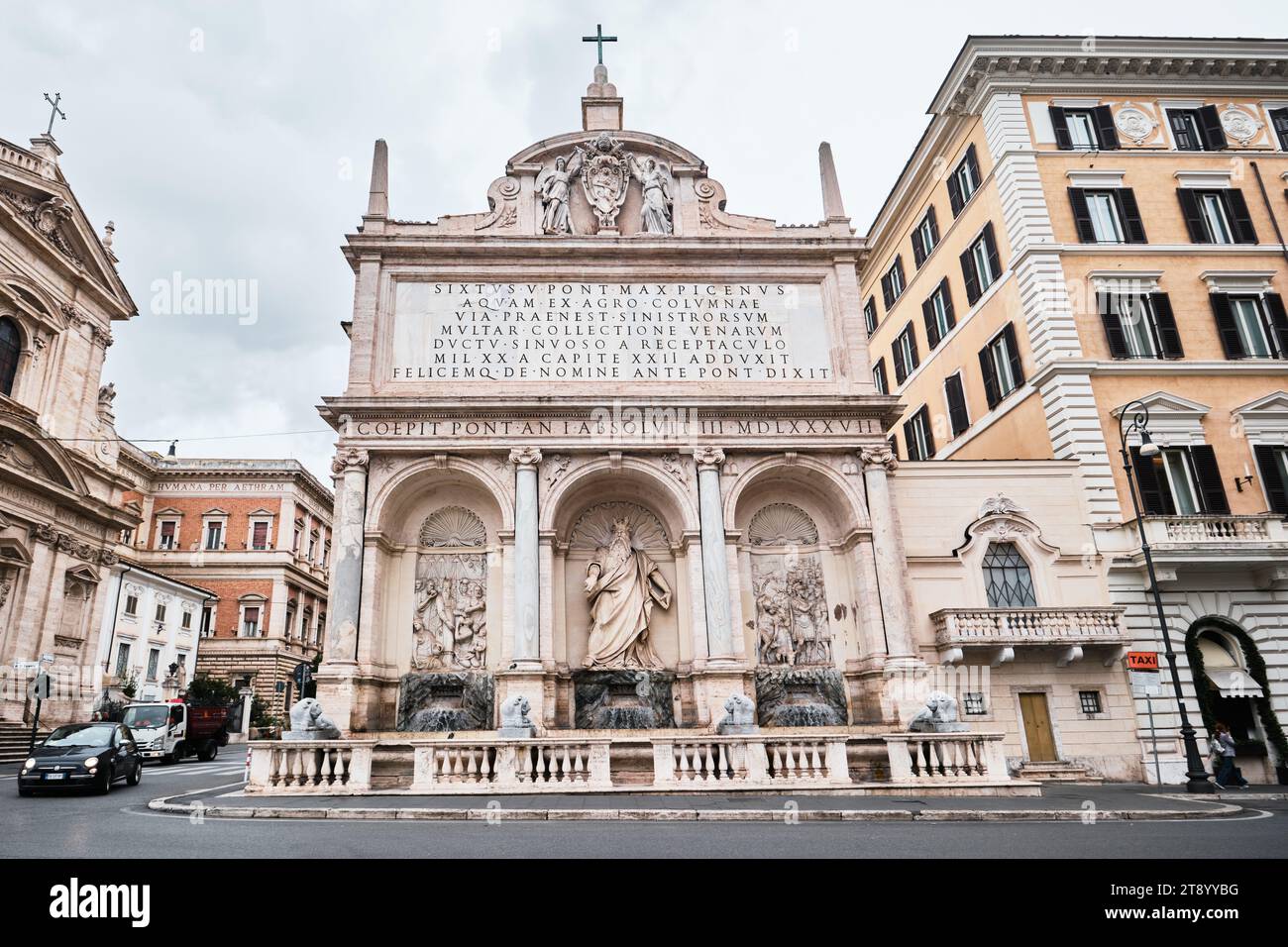 Rom, Italien - 5. November 2023: Fontana dell'Acqua Felice, auch bekannt als Mose-Brunnen im Quirinale-Viertel von Rom Stockfoto