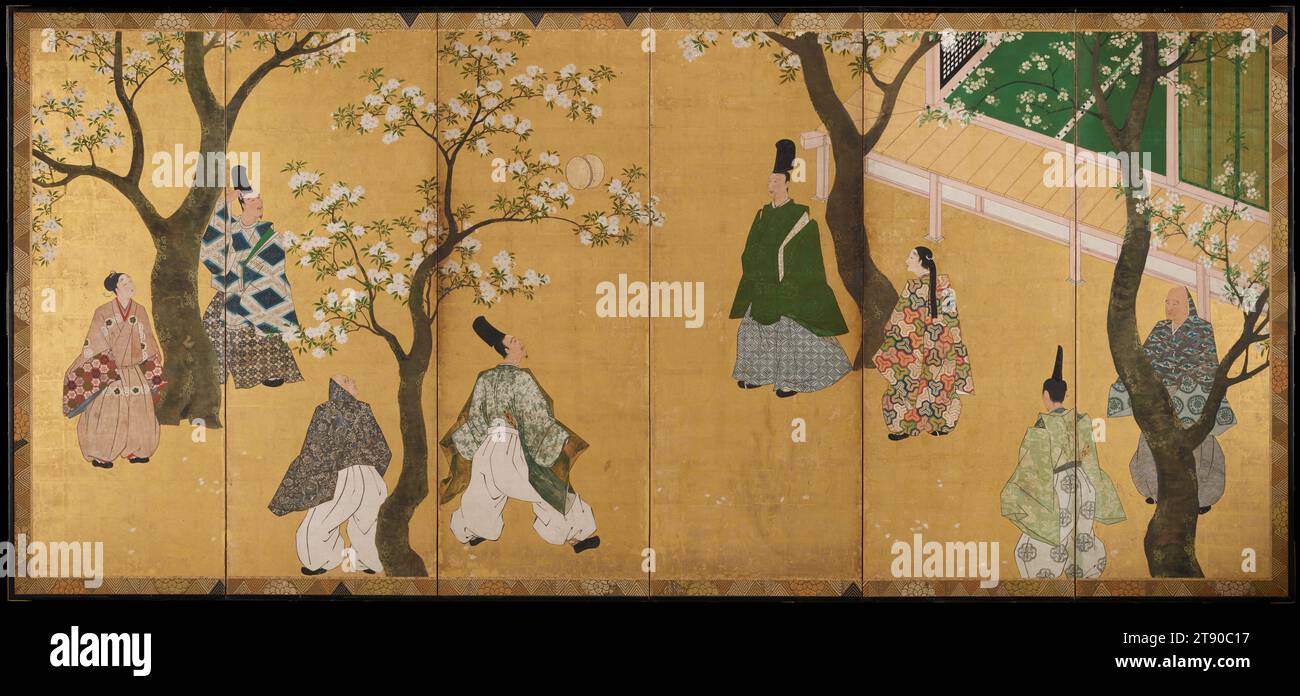 A Kemari (japanischer Fußball) Spiel Beyond Cherry Blossoms, 18th Century, Unknown Japanese, 63 x 141 15/16 Zoll. (160,02 x 360,52 cm) (Bild)69 x 147 15/16 x 11/16 Zoll (175,26 x 375,76 x 1,75 cm) (Mount), Tinte, Farbe und Blattgold auf Papier, Japan, 18. Jahrhundert. Dieser Bildschirm zeigt eine Gruppe junger Männer, die in einem Garten in der Nähe der Veranda eines Hauses ein Spiel Kemari spielen (ähnlich einem Hacksack) Stockfoto