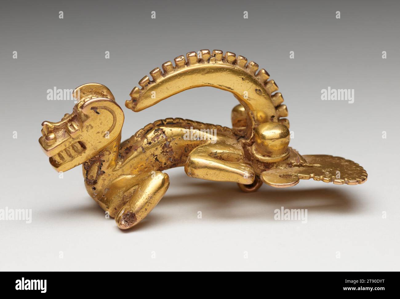 Anhänger, 9.-12. Jahrhundert, 5/8 Zoll (9,21 cm) (H.), Gold, Panama, Präkolumbien Stockfoto