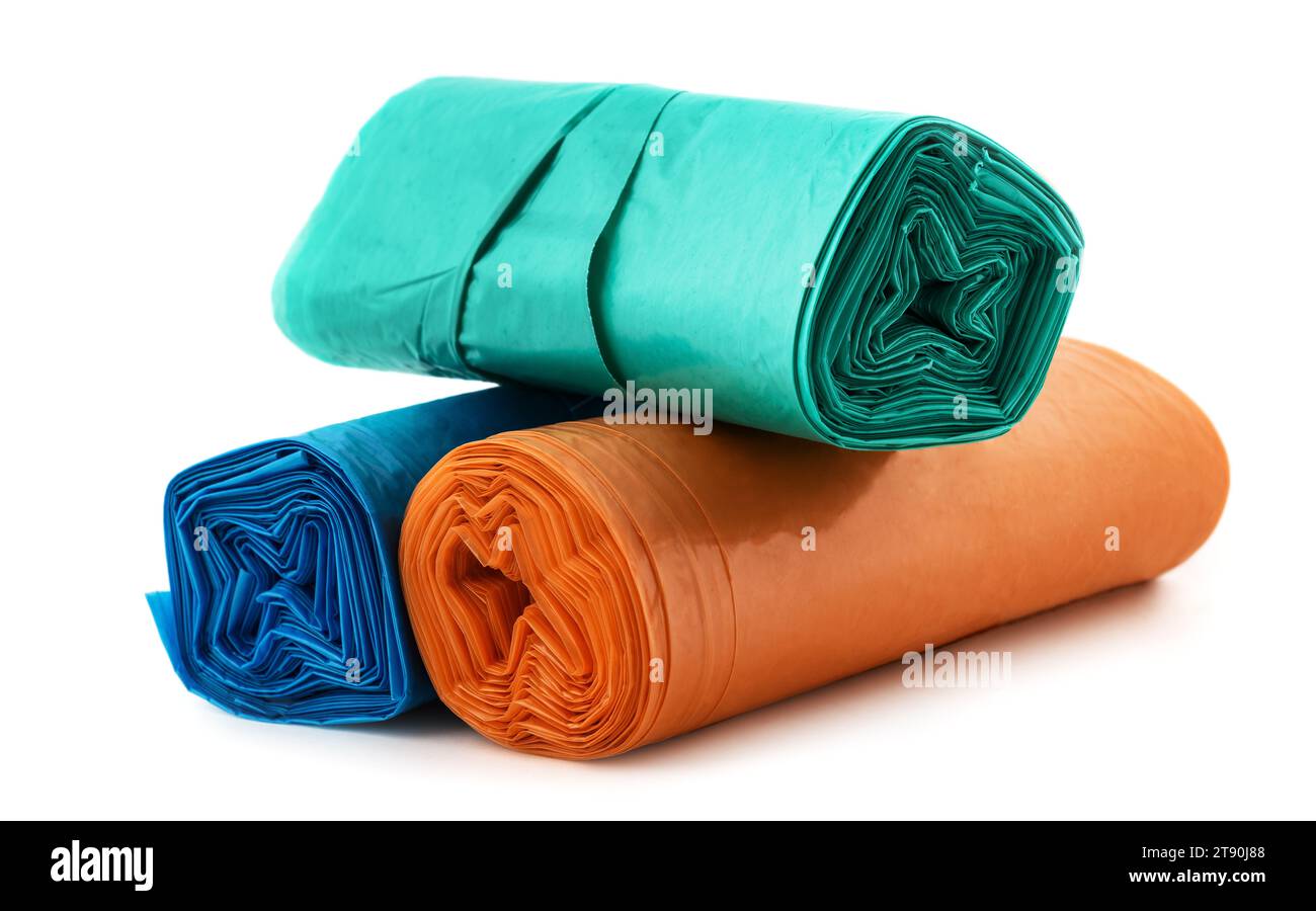 Rollen von Einweg-Müllbeutel isoliert auf weißem Hintergrund Stockfoto