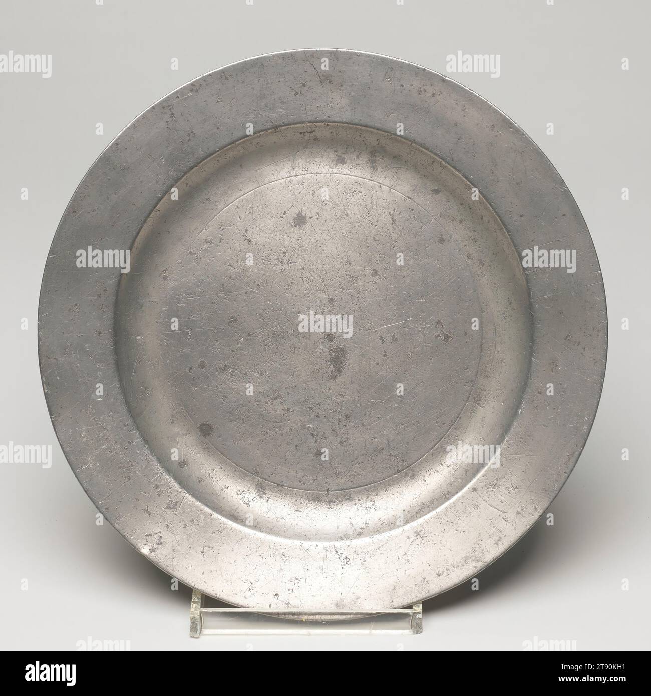 Platte, 18. Jahrhundert, 1/2 Zoll (24,13 cm), Zinn, England, 18. Jahrhundert Stockfoto