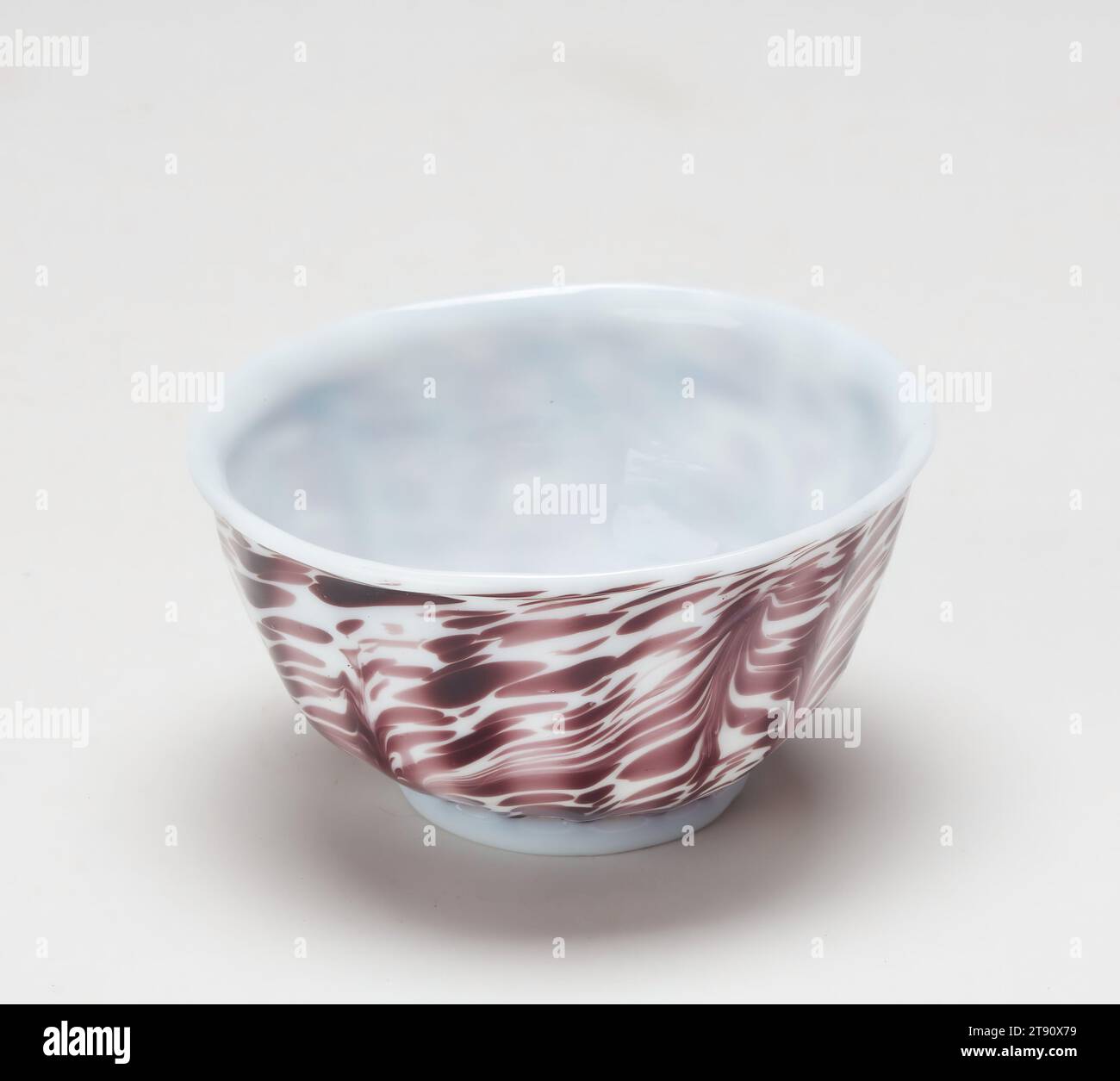 Becher, 18. Jahrhundert, 5/8 x 3 x 3 Zoll (4,1 x 7,62 x 7,62 cm), Glas, Schweiz, 18. Jahrhundert Stockfoto