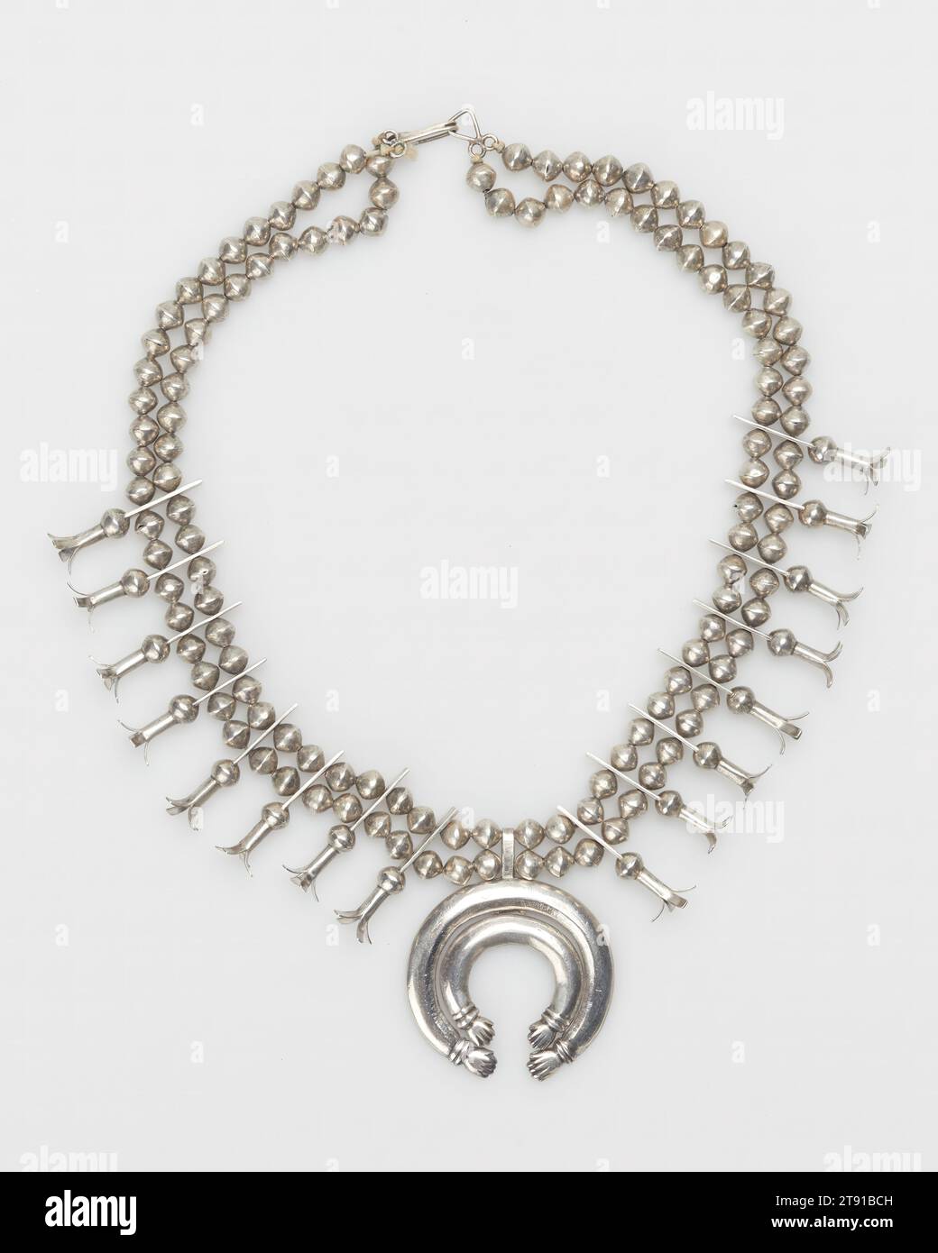 Halskette, nach 1930, 1/4 Zoll (33,66 cm), Silber, USA, 20. Jahrhundert Stockfoto