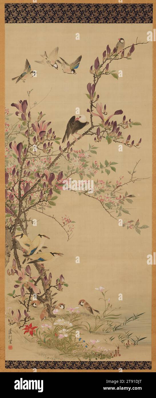 Vögel und Blumen links eines Paares von Vögeln und Blumen, um 1840, Nagasawa Roshū, Japanisch, 1767-1847, 50 1/2 x 1/8 Zoll (128,27 x 56,2 cm) (Bild)76 x 7/8 Zoll (193,04 x 70,8 cm), Tinte und Farbe auf Seide, Japan, 19. Jahrhundert, Künstler der Maruyama School of Painting kombinierten westlichen Realismus mit der indigenen Vorliebe für dekoratives Design, um Werke von großem Naturalismus und angenehmer visueller Wirkung zu produzieren. Nagasawa Roshū, Schüler des Vorläufers der Schule und Adoptivsohn eines ihrer führenden Meister, war selbst Meister dieses Stils. Stockfoto