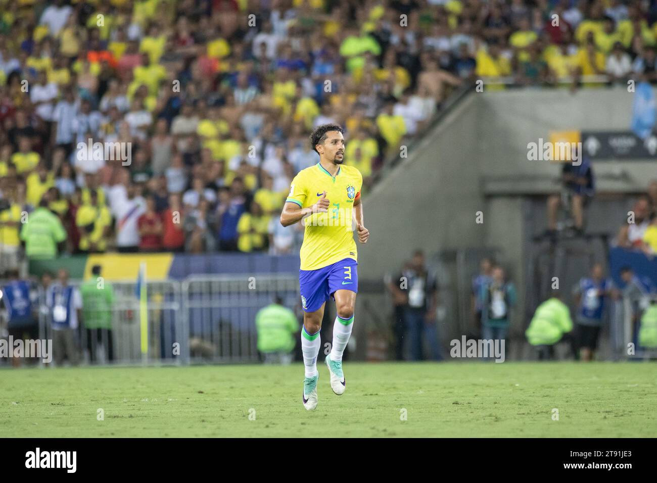 Rio De Janeiro, Brasilien. November 2023. RIO DE JANEIRO, BRASILIEN – 21. NOVEMBER: Marquinhos aus Brasilien spielt bei einem Spiel zwischen Brasilien und Argentinien im Rahmen der Qualifikation zur FIFA-Weltmeisterschaft Südamerika 2026 am 21. November 2023 im Maracana-Stadion in Rio de Janeiro, Brasilien. (Foto: Wanderson Oliveira/PxImages) Credit: PX Images/Alamy Live News Stockfoto