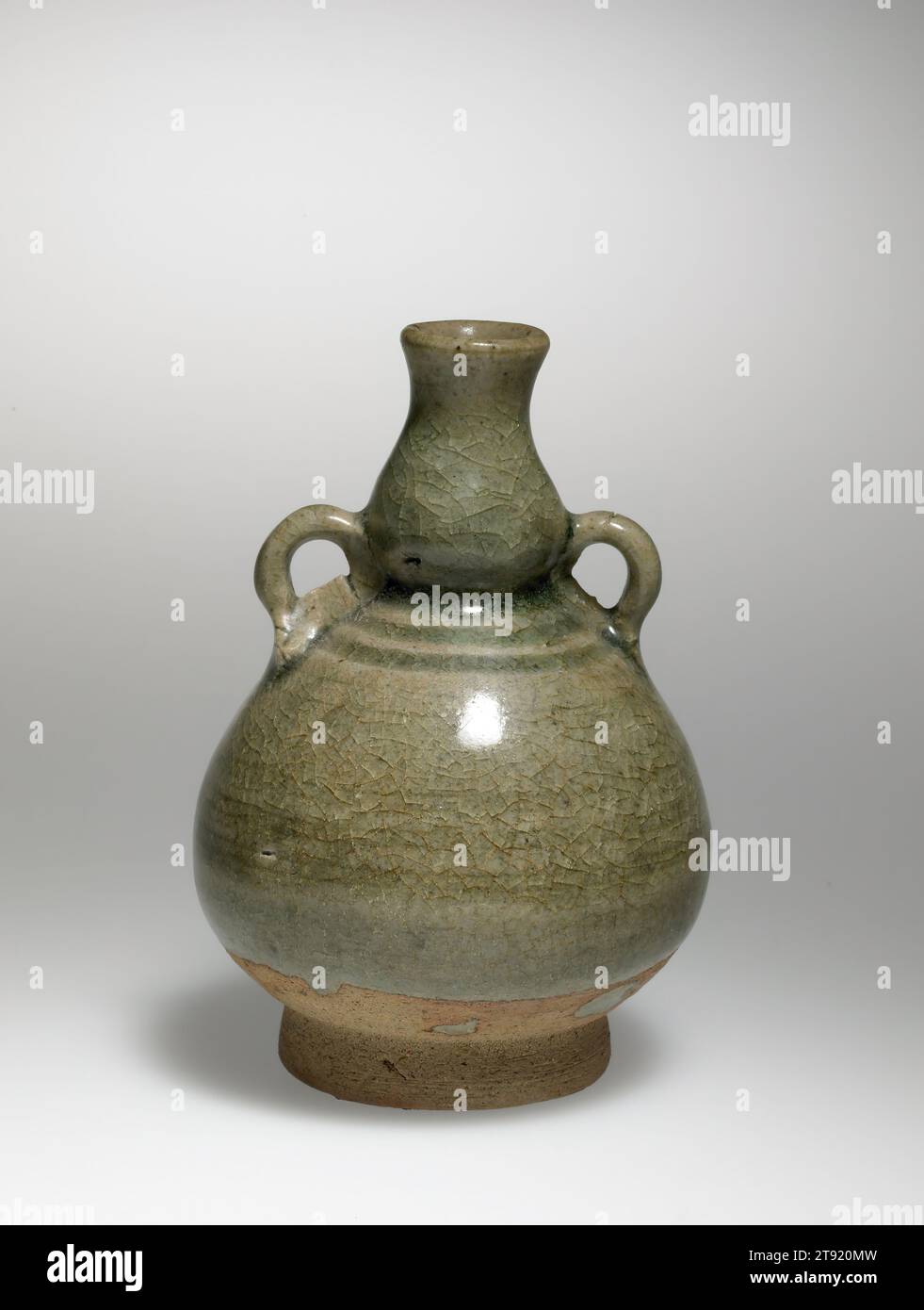 Gefäß, 1. Jahrhundert v. Chr. - 1. Jahrhundert CE, 3 3/4 x 2 9/16 x 2 9/16 Zoll (9,53 x 6,51 x 6,51 cm), glasierte Keramik, Thailand, 1. Jh. v. Chr. - 1. Jh. n. Chr Stockfoto