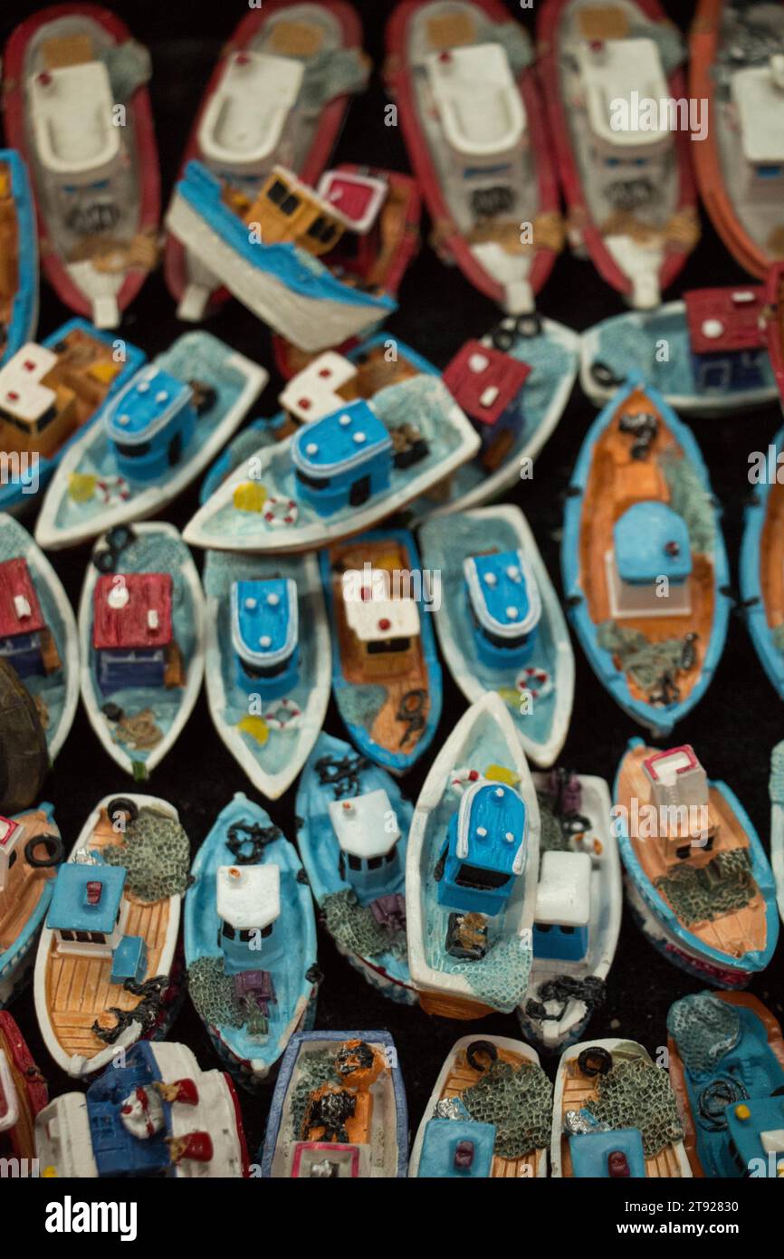 Satz von kleinen bunten Modellboote Stockfoto