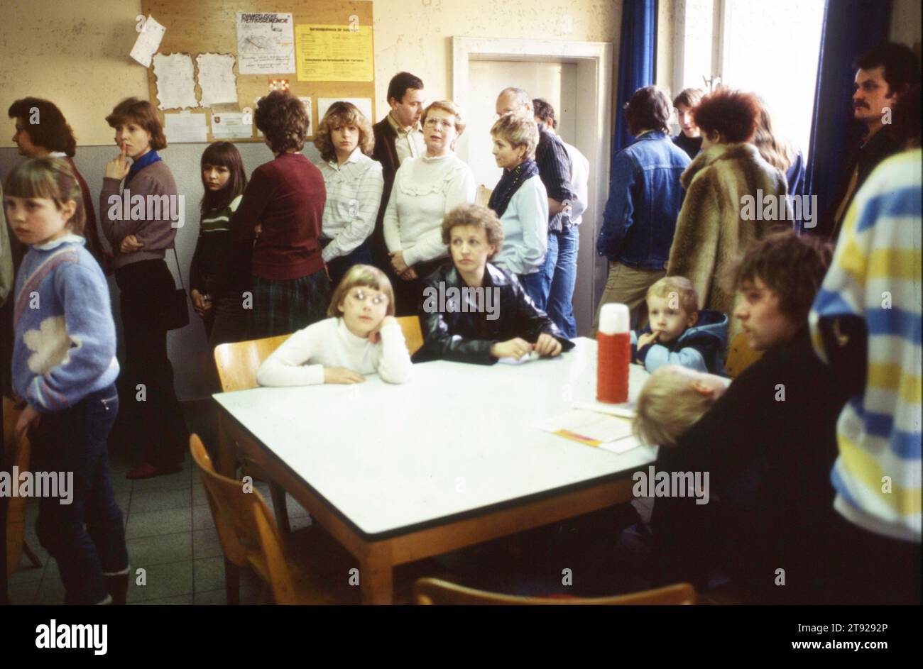 DEU, Deutschland: Die historischen Rutschen aus den 84-85 r Jahren, Gießen. Landesstelle für Notaufnahme CA 1984 mit Welle der DDR Stockfoto