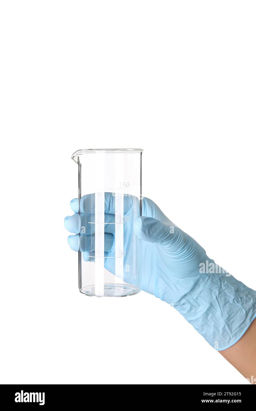 Wissenschaftler mit Laborbecher auf weißem Hintergrund, Nahaufnahme Stockfoto