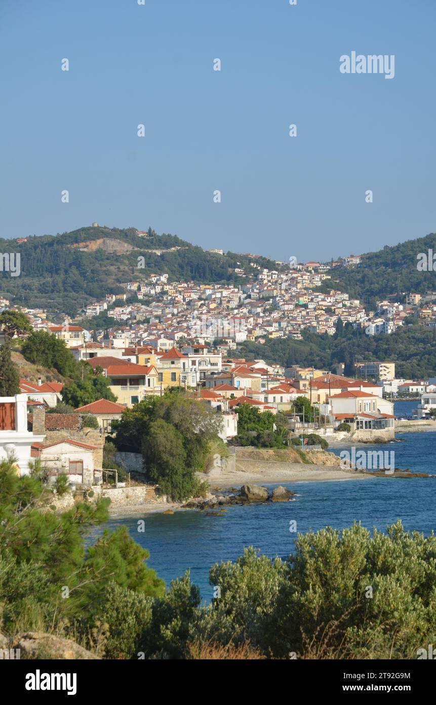 Griechenland, die Nordägäis, die Insel Samos, die Hafenstadt Vathy und neoklassizistische Gebäude Stockfoto