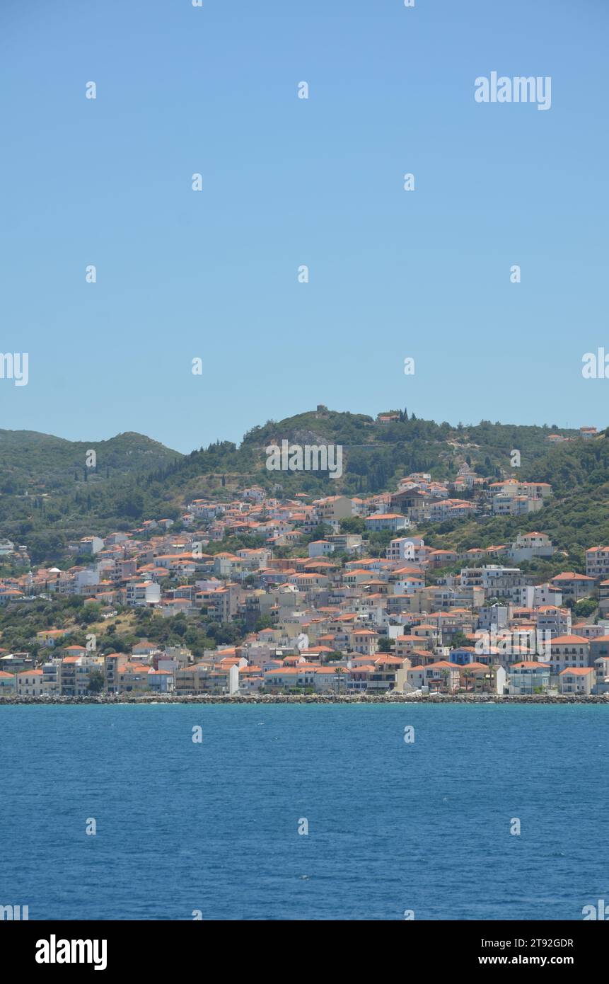 Griechenland, die Nordägäis, die Insel Samos, die Hafenstadt Vathy und neoklassizistische Gebäude Stockfoto