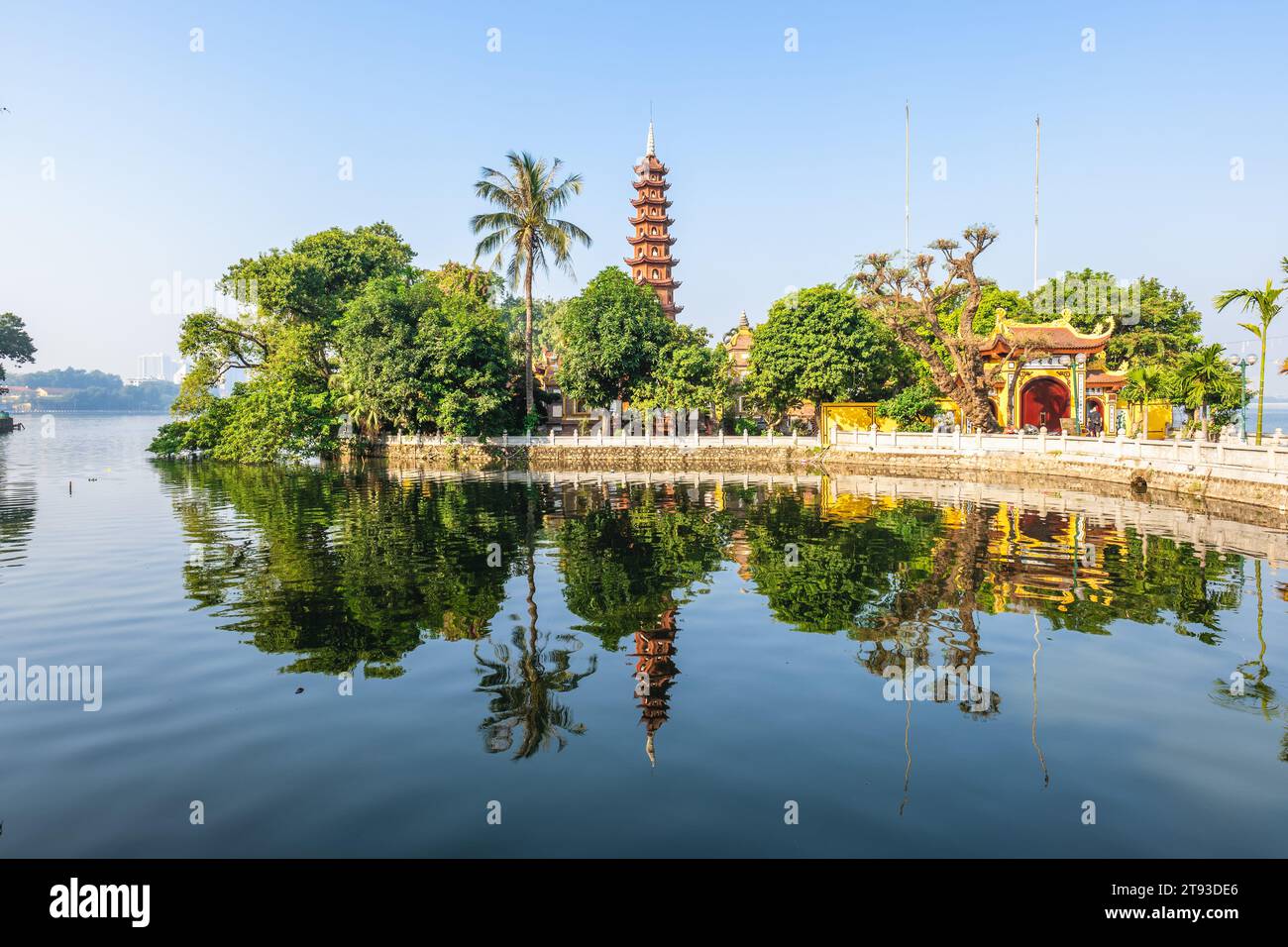 Tran Quoc Pagode, auch bekannt als Khai Quoc, der älteste buddhistische Tempel in Hanoi, Vietnam Stockfoto