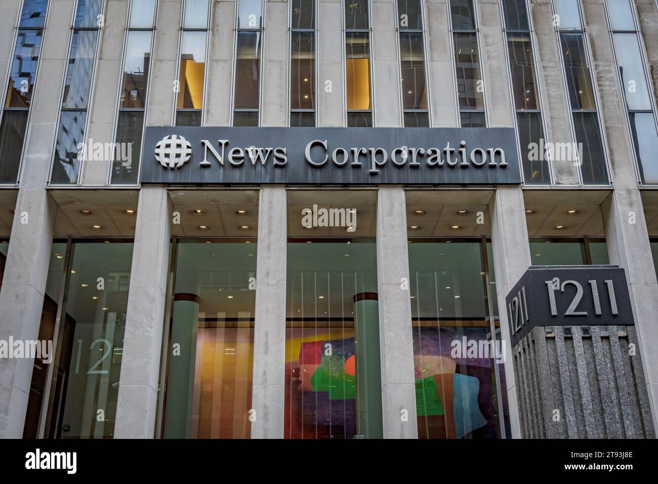 Festzelt am Haupteingang des FOX News Headquarters im NewsCorp Building in Manhattan. (Foto von Erik McGregor/Sipa USA) Stockfoto