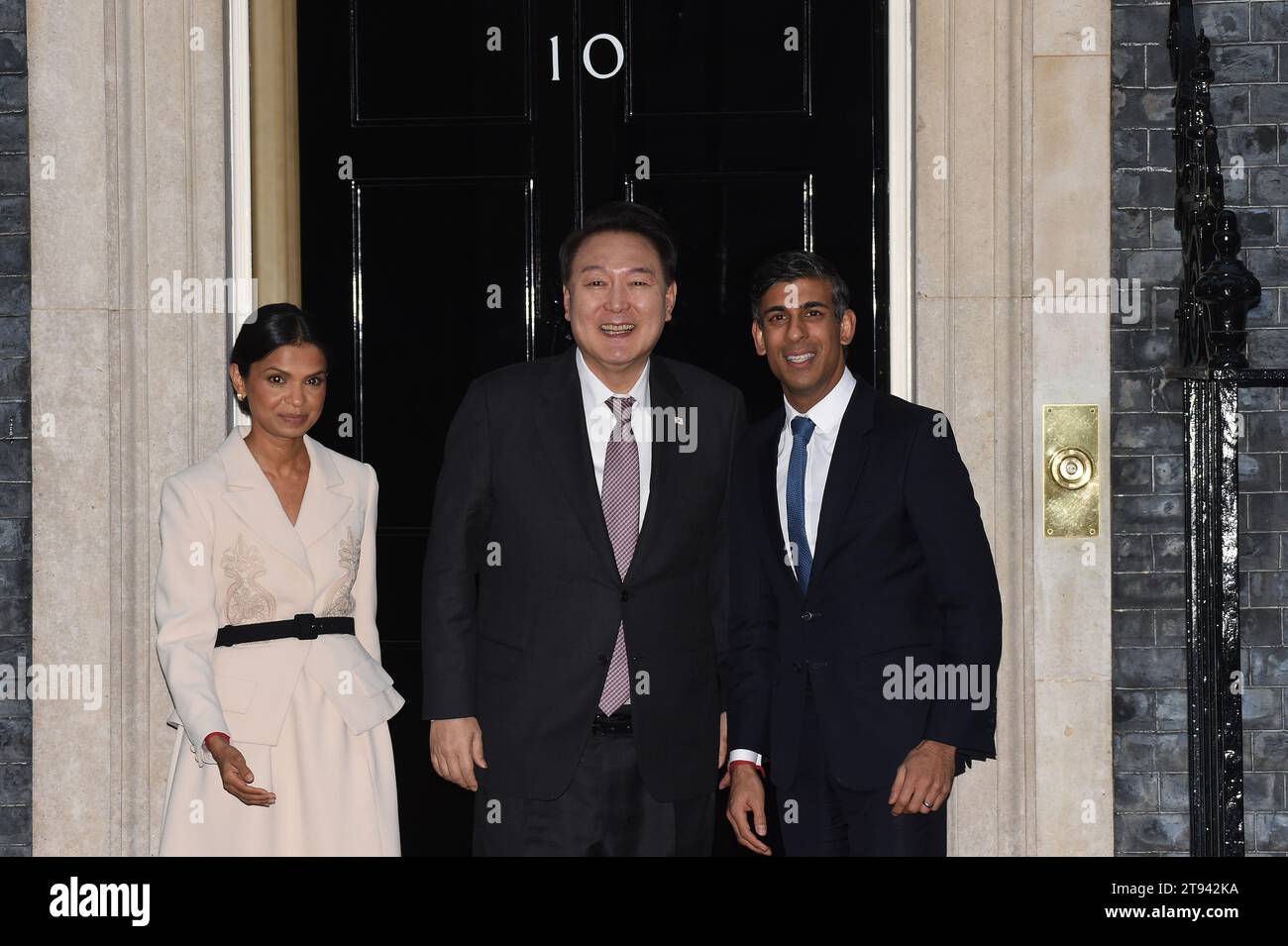 London, Großbritannien. November 2023. Yoon Suk Yeol, der Präsident von Südkorea, trifft in der Downing Street mit dem britischen Premierminister Rishi Sunak und der Premierministerin Murty zusammen. Quelle: MARTIN DALTON/Alamy Live News Stockfoto